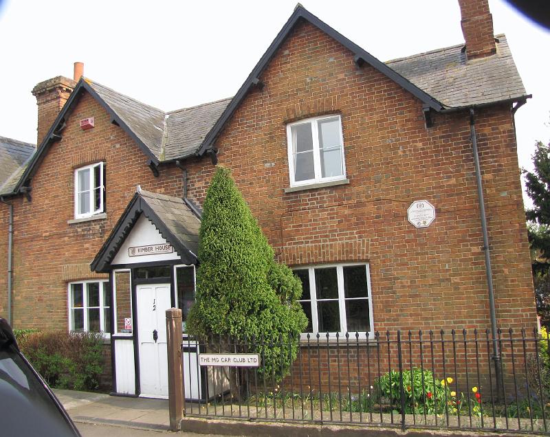 THE MG CAR CLUB, KIMBER HOUSE in ABINGDON.JPG